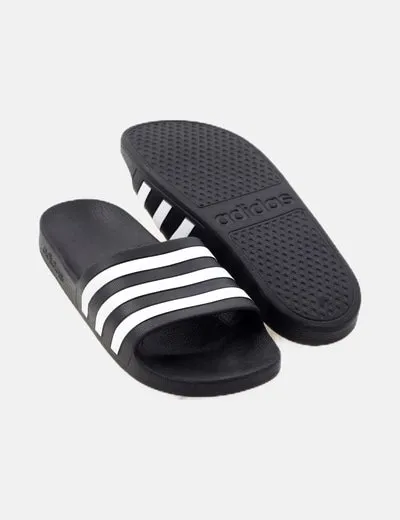 Adidas Chancla negra estampado rayas