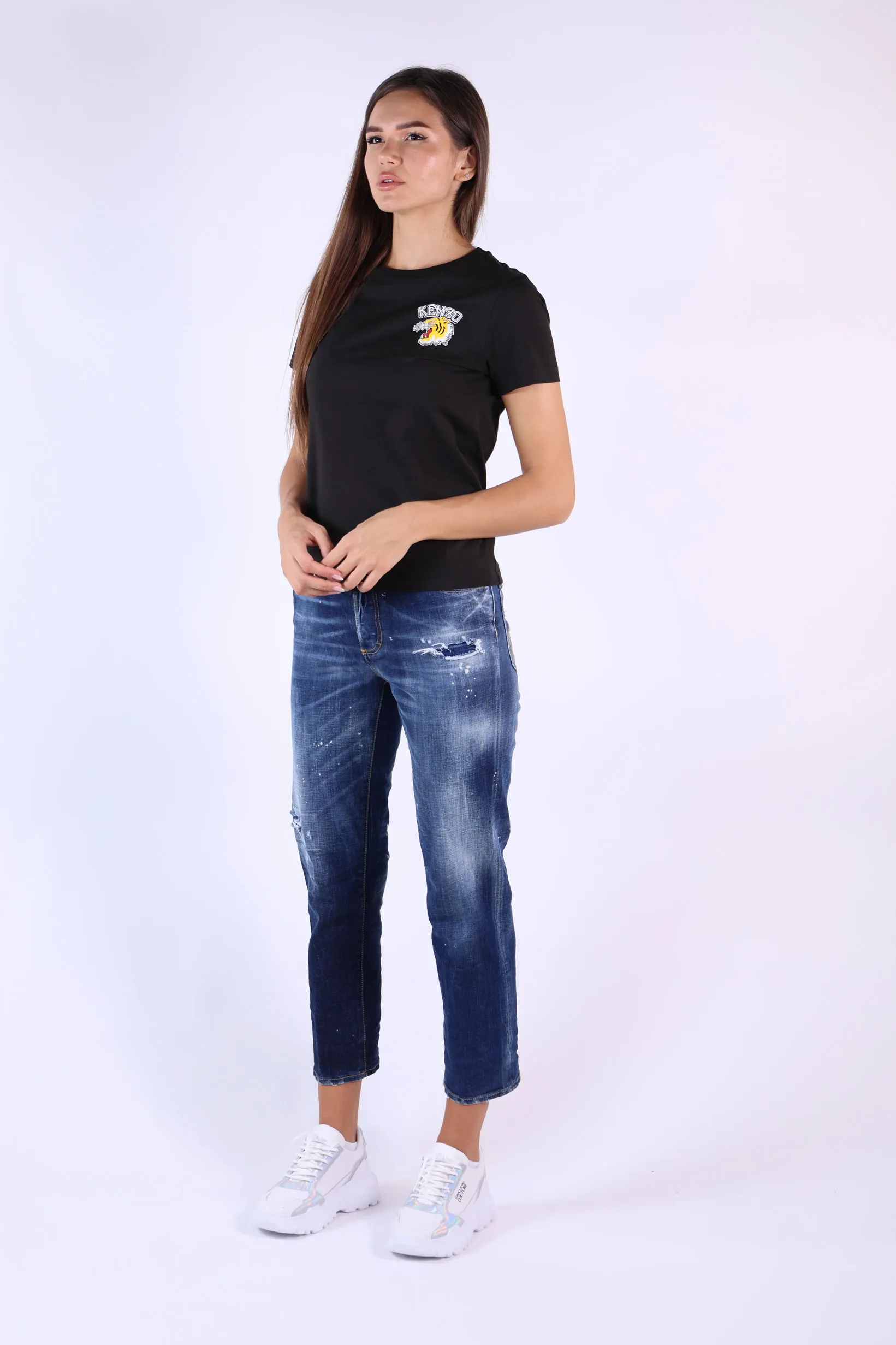 Camiseta negra con minilogo 