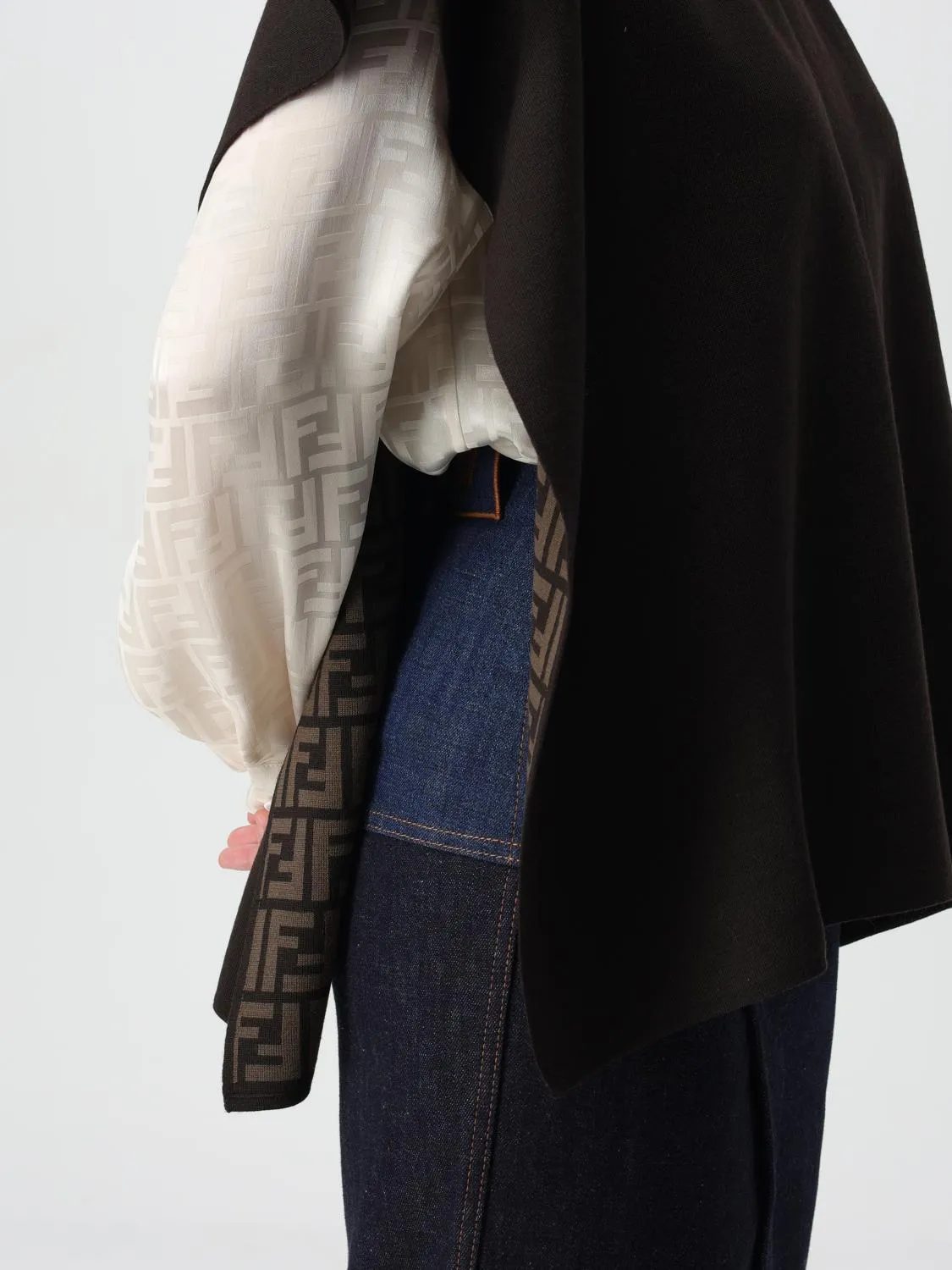 Capa mujer Fendi