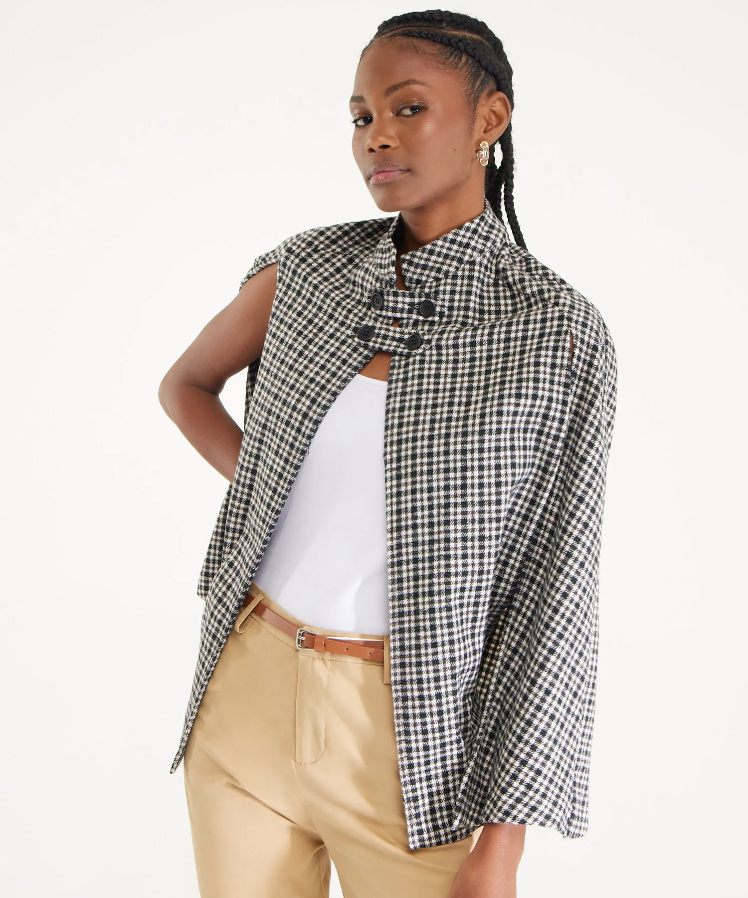 CHAQUETA TIPO CAPA CUELLO ALTO PRETE&NTILDE;IDA