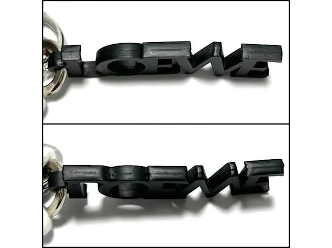 Llavero de cuero negro y metal Loewe 