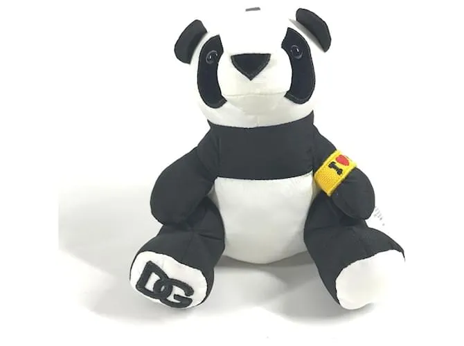 Llavero Dolce & Gabbana Panda Jujutsu Kaisen Collaboration Negro Blanco 