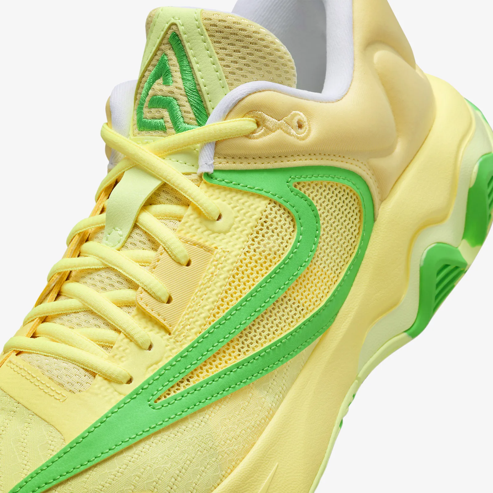 Nike Giannis Immortality 3 