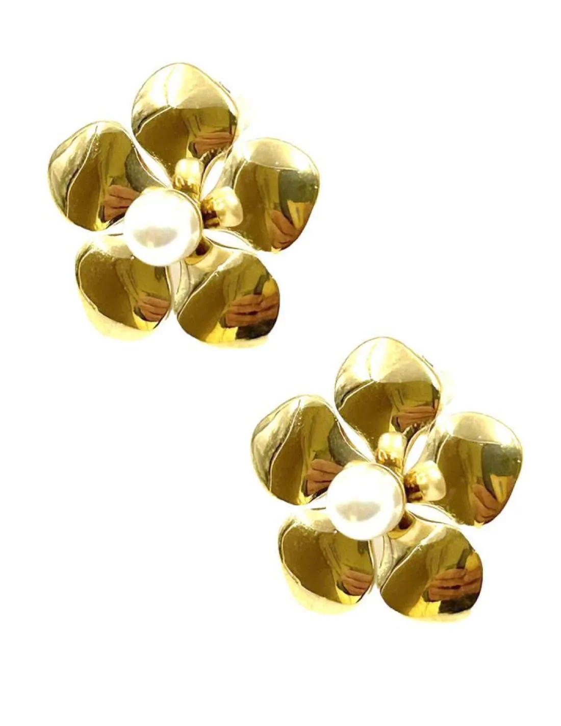 PENDIENTES DE FIESTA CORTOS Y PEQUEÑOS DE FLOR DORADA O PLATEADA