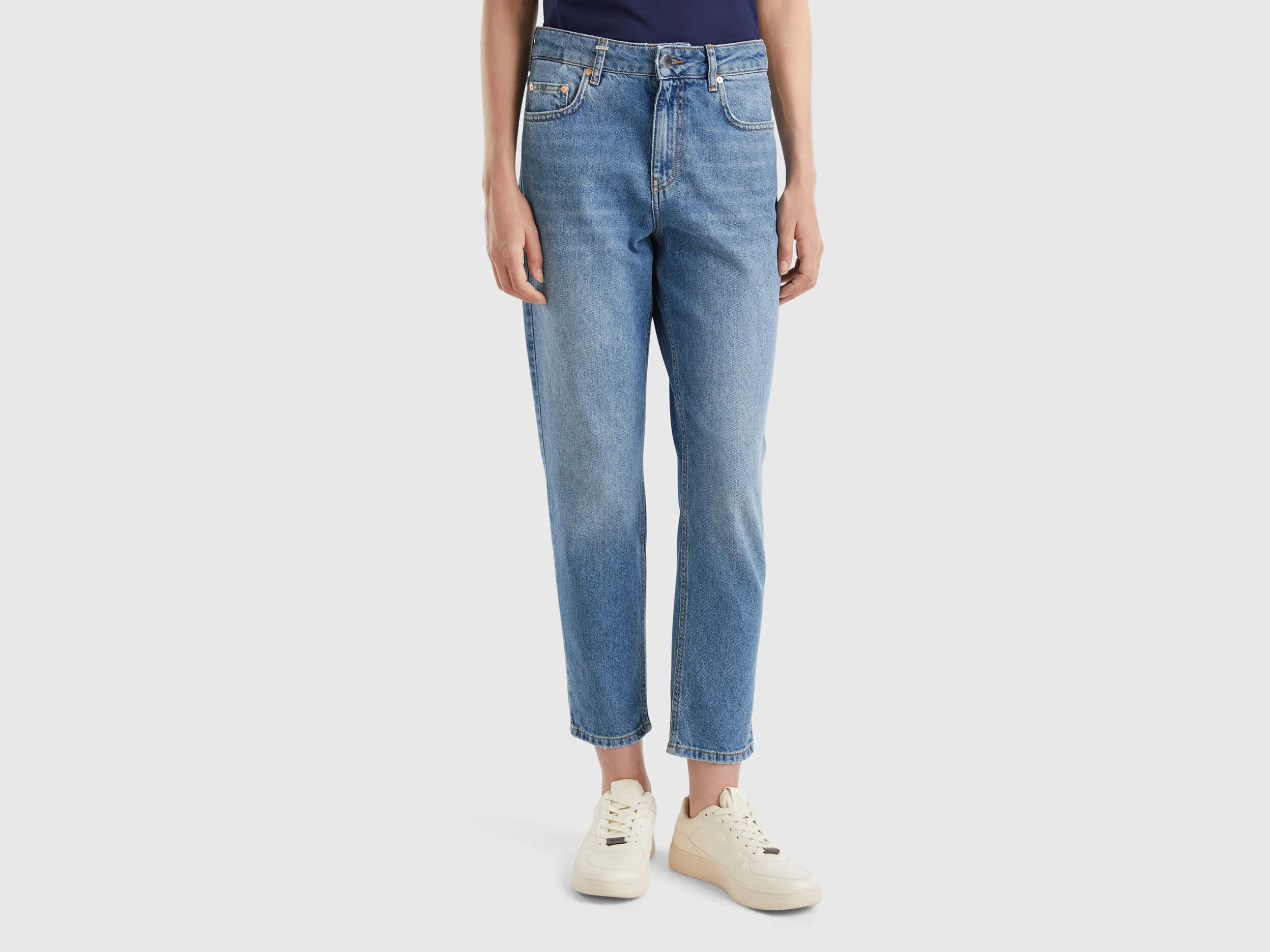 Vaqueros cropped de talle alto